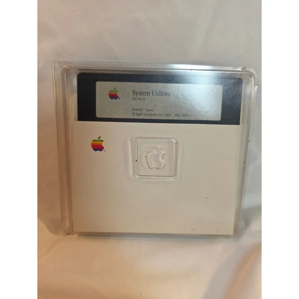 Apple vintage 1984